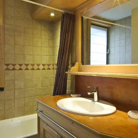 Appartement In Mont Blanc With Balcony *